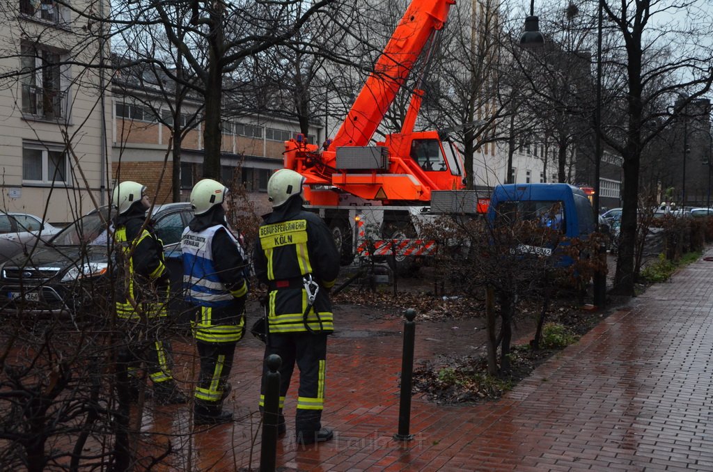 Feuer 2 Dachwohnung Koeln Severinswall Bayenstr P157.JPG